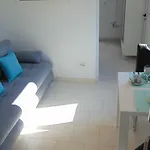 Kiki's Haven By Kristonia Apartment