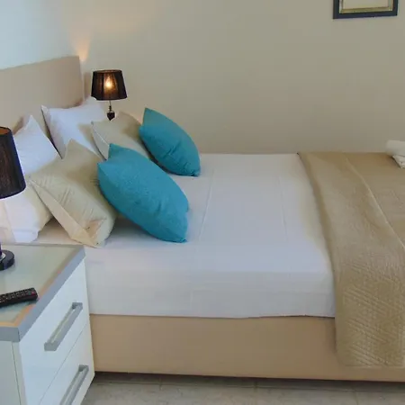 Апартаменты Kiki's Haven By Kristonia Хвар