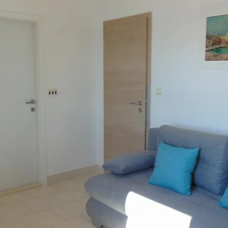 Kiki's Haven By Kristonia Апартаменты Хвар