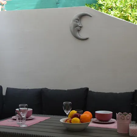 Kiki's Haven By Kristonia Хвар