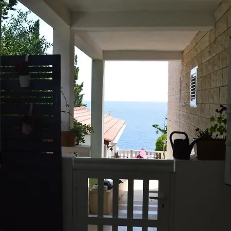 Kiki's Haven By Kristonia Апартаменты